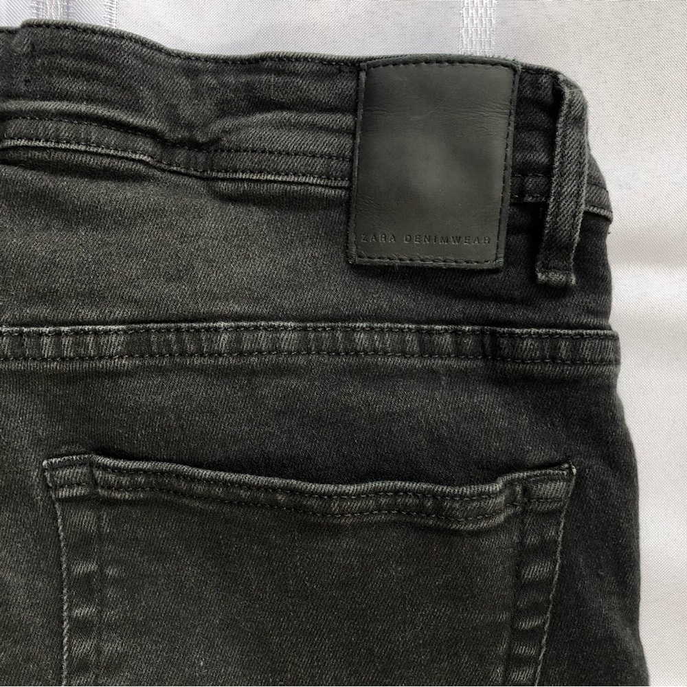 Zara Black Denim Straight Leg Jeans with Some Stretch! Size 36 - Picture 7 of 9
